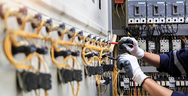 Professional Electrician technician working in Malvern, AR